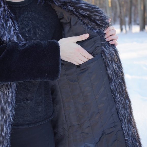 BNWT Women's Regal Faux Fur Cape in Black size L/G - Picture 5 of 7